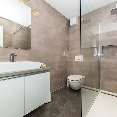 Argentum Regina Appartement *